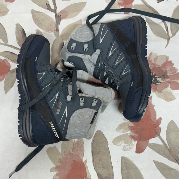 Salomon Navy and Light Gray Outdoor Boots Great for winter -13F 25C - Picture 1 of 8
